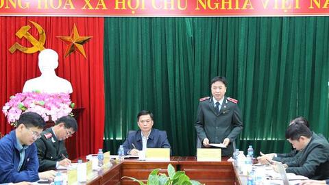 Đồng chí Đinh Hữu Học, Phó Chủ tịch thường trực UBND tỉnh, Tổ phó thường trực Tổ công tác rà soát, xử lý, giải quyết các vụ việc khiếu nại, tố cáo phức tạp về an ninh, trật tự trên địa bàn tỉnh tổ chức đối thoại với bà Vi Thị Mai Phương.