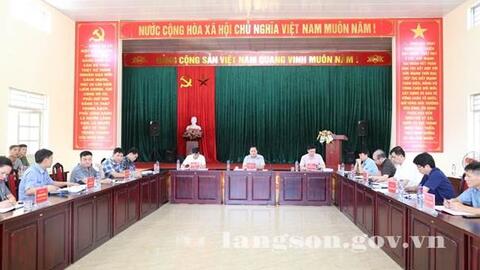 Đồng chí Chủ tịch UBND tỉnh tổ chức tiếp công dân đột xuất tại xã Thái Bình